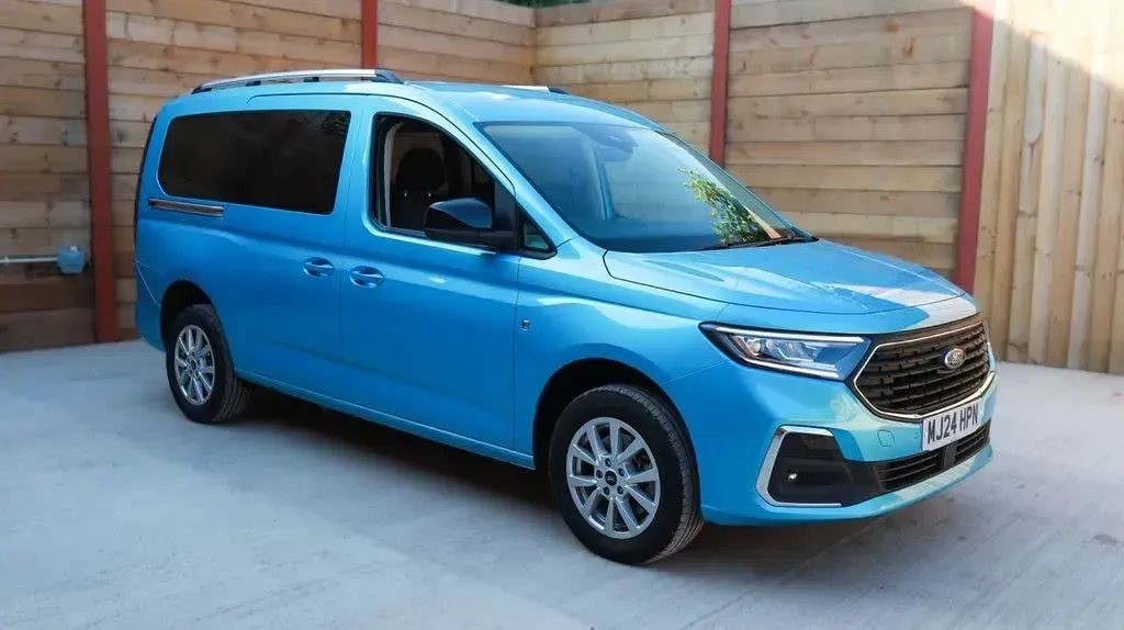 Used Ford Tourneo Connect Titanium 114 HP (83 kW) 2024 Blue MPV