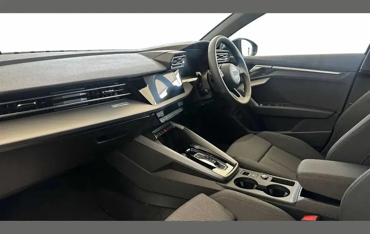 Used Audi A3 e-tron Sport 200 HP (147 kW) 2025 Blue Hatchback