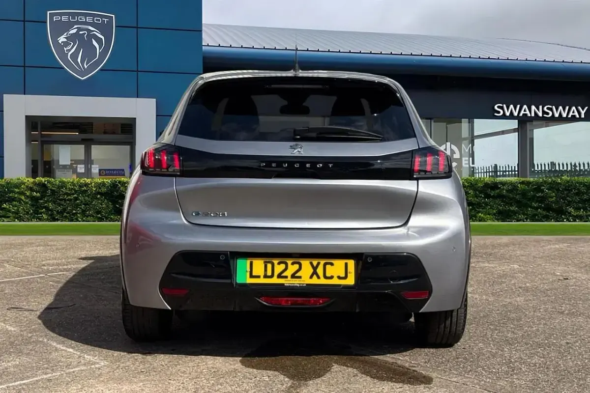 Used Peugeot e-208 Allure Premium 100 kW (136 HP) 2022 Grey Hatchback