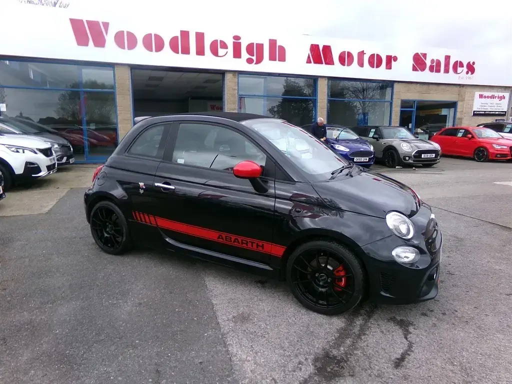 Używany Abarth 595 145 KM (106 kW) 2018 Czarny Kabriolet