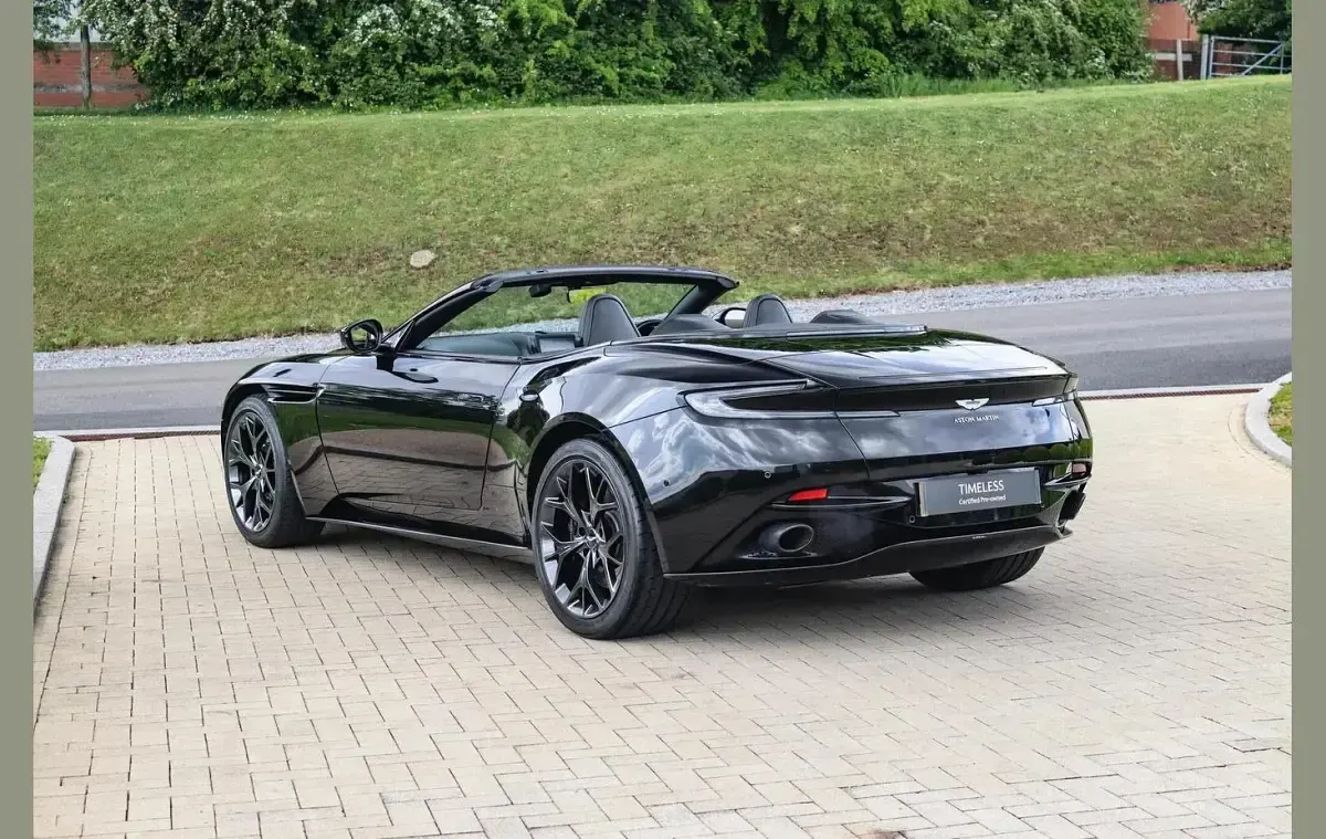 Usado Aston Martin DB11 502 CV (369 kW) 2018 Negro Descapotable