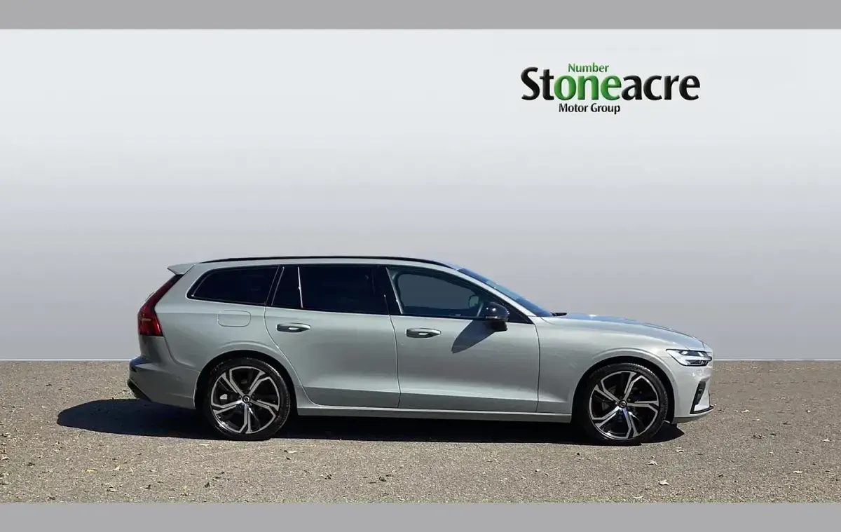 Used Volvo V60 Ultra 194 HP (142 kW) 2025 Grey Estate