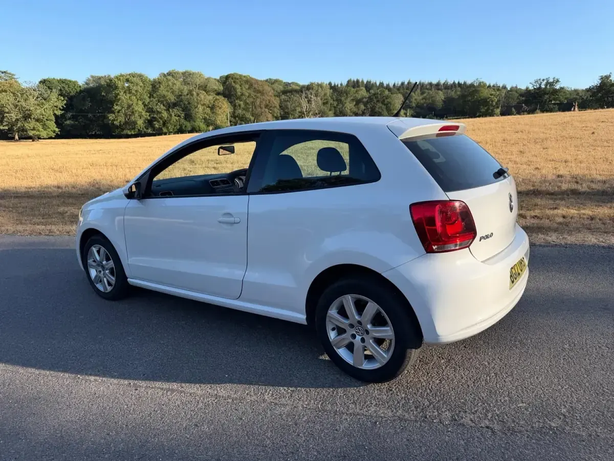 Used VW Polo Match 70 HP (51 kW) 2012 White Hatchback