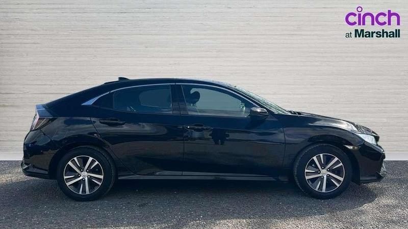 Begagnad Honda Civic SE 126 HK (92 kW) 2022 Svart Halvkombi