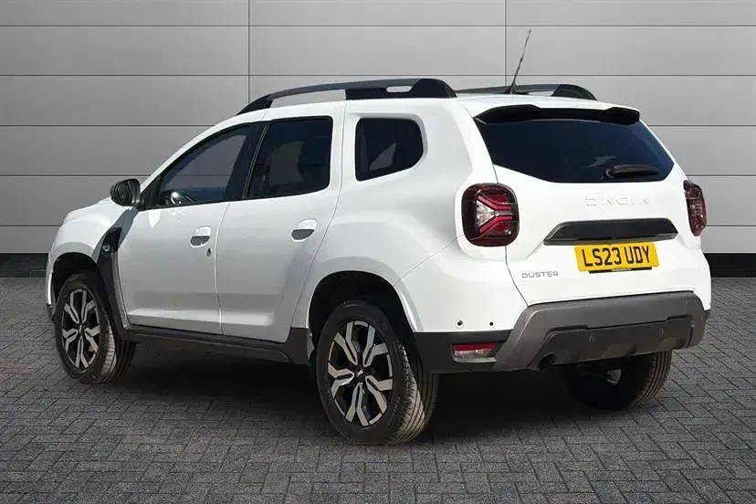 Used Dacia Duster Journey 130 HP (95 kW) 2023 Glacier white SUV