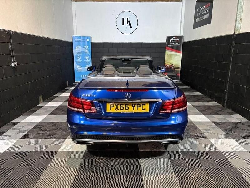 Begagnad Mercedes E220 AMG line 2016 Blå Cab