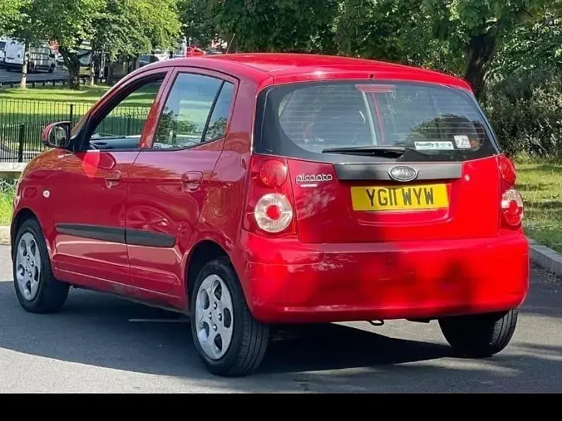 Second-hand Kia Picanto 60 CP (44 kW) 2011 Roșu Hatchback