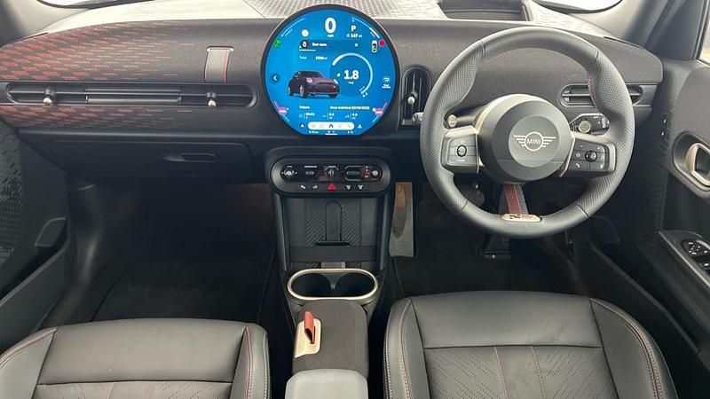 Używany Mini Cooper Hatch 154 KM (113 kW) 2024 Czarny Hatchback