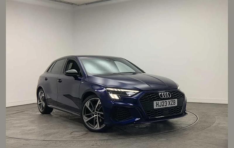 Used Audi A3 Comfort 150 HP (110 kW) 2023 Blue Sedan