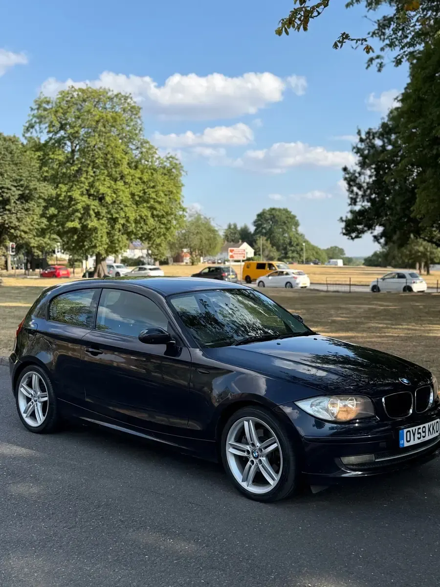 Used BMW 120 2009 Blue Hatchback