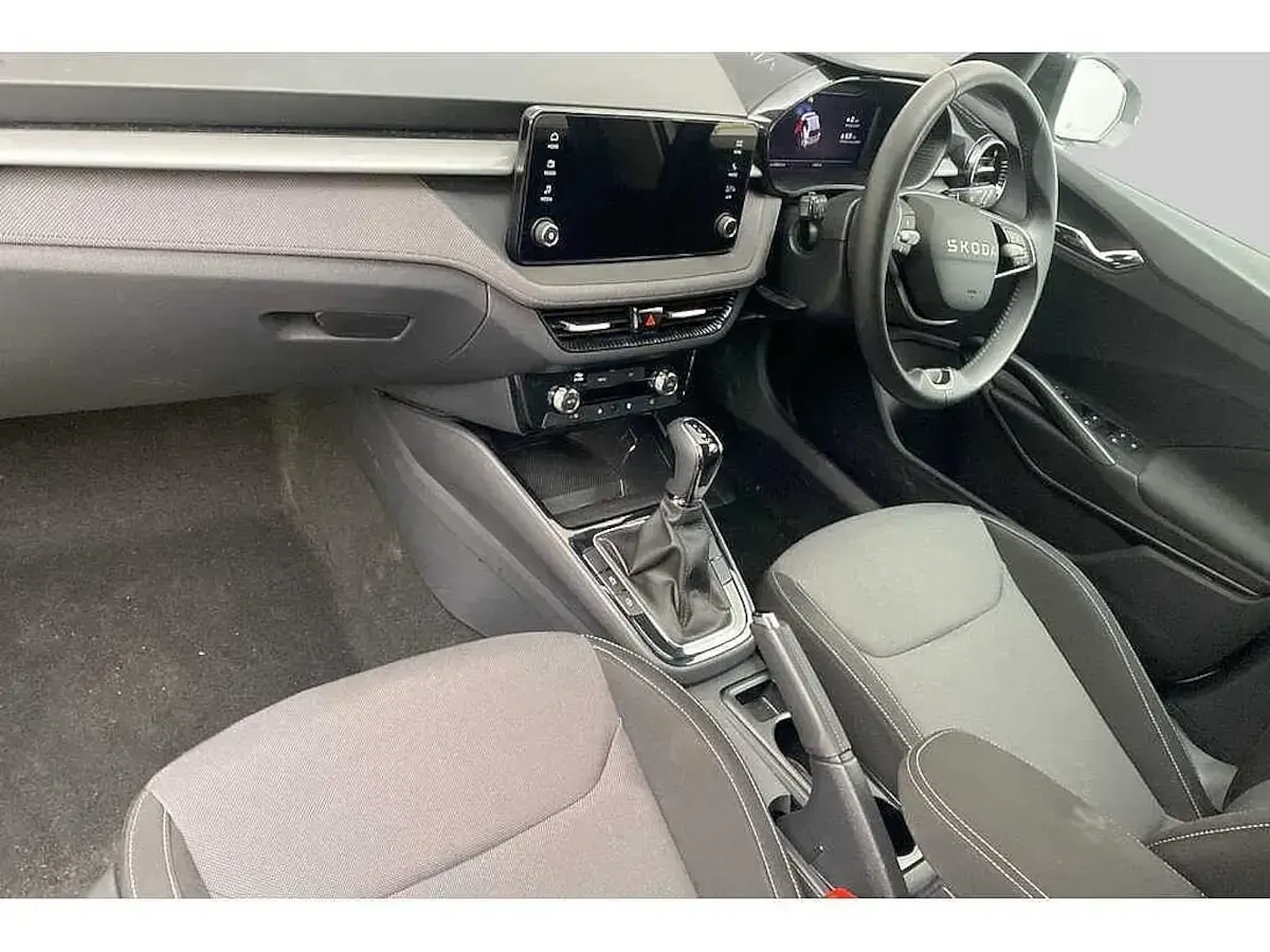 Used Skoda Fabia Design Edition 85 HP (62 kW) 2025 Moon white metallic black magic pearl effect Hatchback