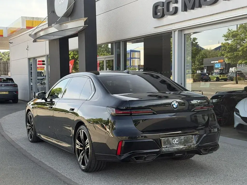 Used BMW M760e Executive 571 HP (419 kW) 2024 Black Sedan