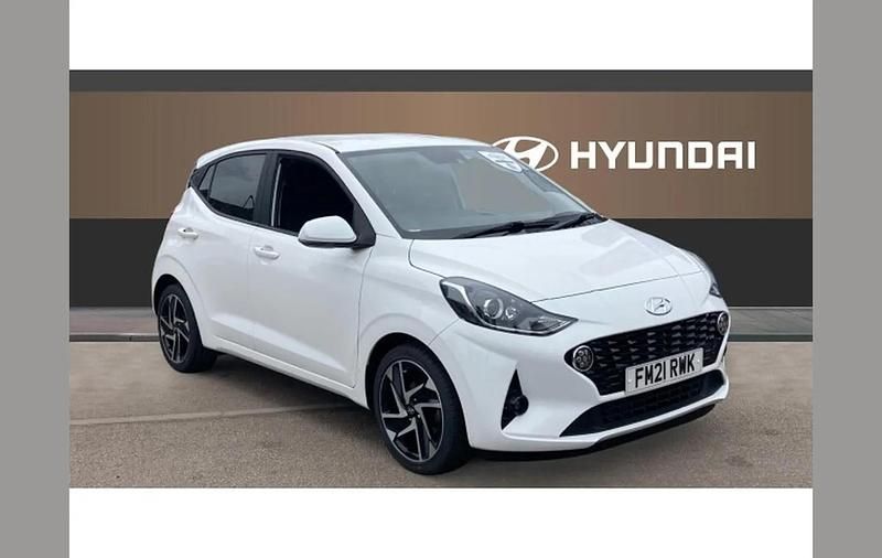 Used Hyundai i10 Premium 67 HP (49 kW) 2021 White Hatchback