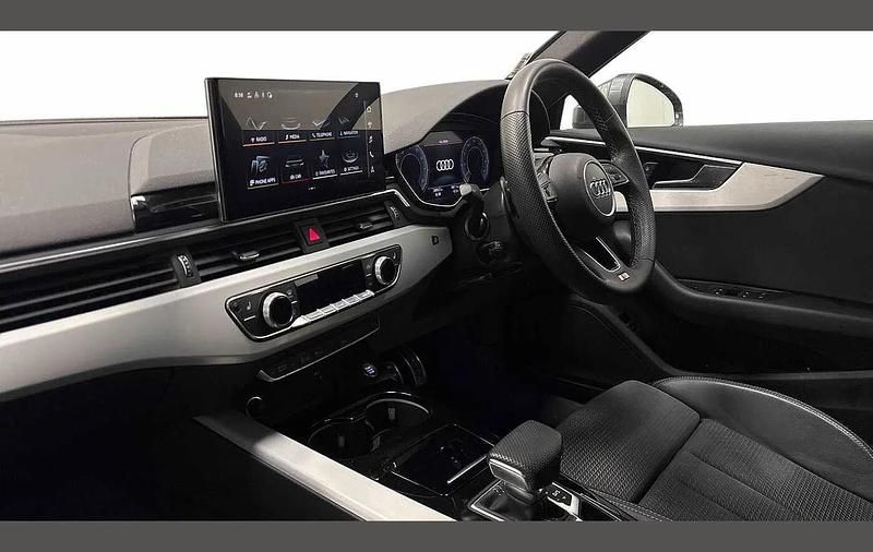 Used Audi A4 S-Line 147 HP (108 kW) 2023 Grey Estate