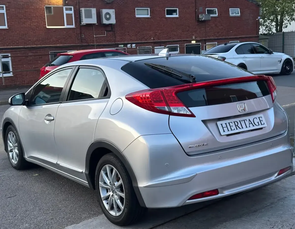 Używany Honda Civic ES 2012 Srebrny Hatchback