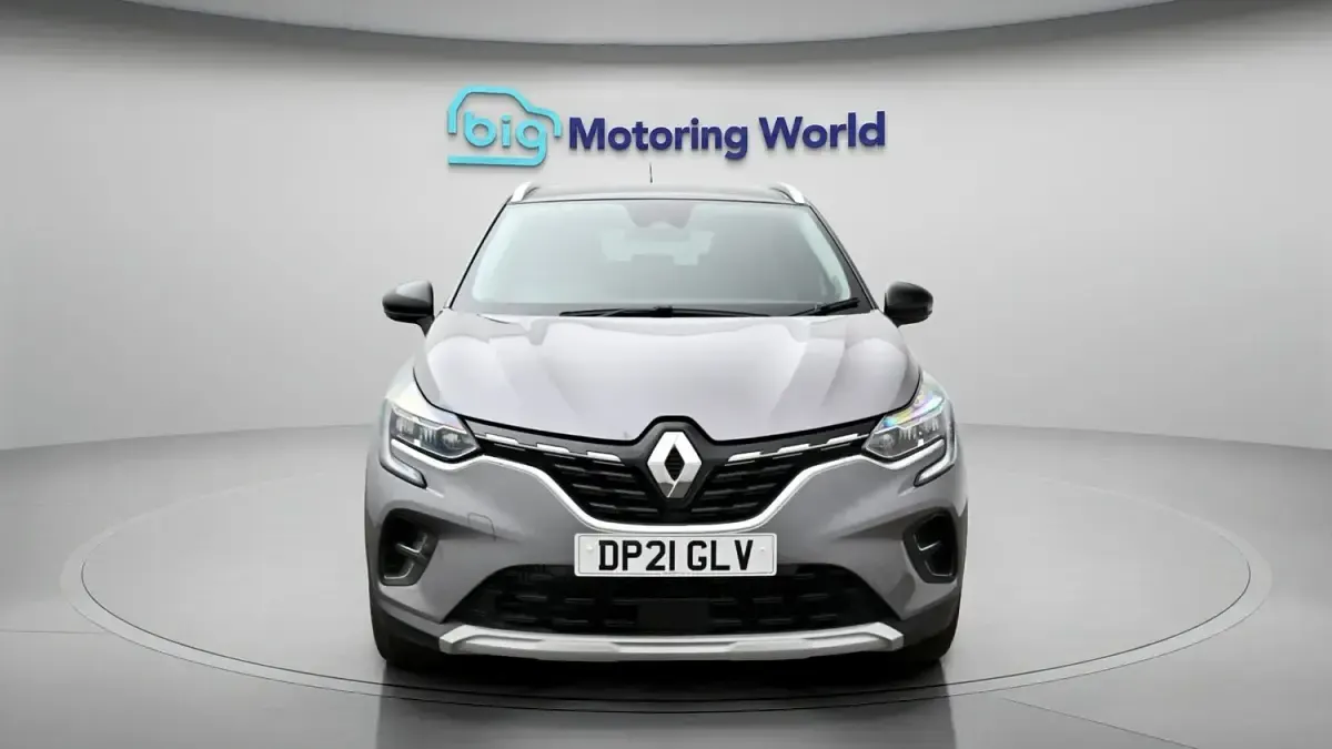 Used Renault Captur Version S 140 HP (102 kW) 2021 Grey/black SUV