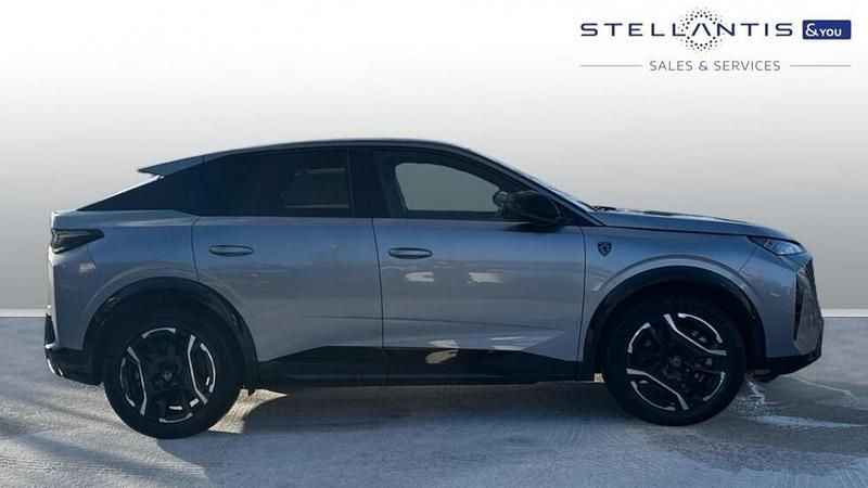 Grey Used 2025 Peugeot e-3008 GT SUV | £24,361 (Good price) - Image 1/3