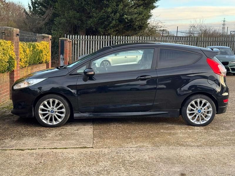 Used Ford Fiesta Zetec 125 HP (91 kW) 2013 Black Hatchback