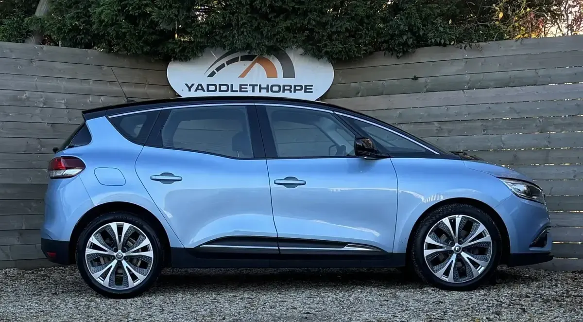 Used Renault Scénic IV Dynamique 110 HP (80 kW) 2017 Blue MPV