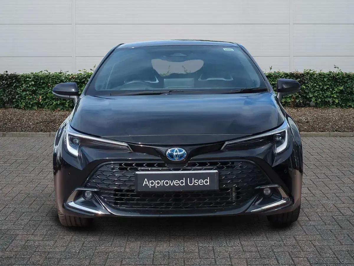 Used Toyota Corolla 140 HP (102 kW) 2025 Black Hatchback
