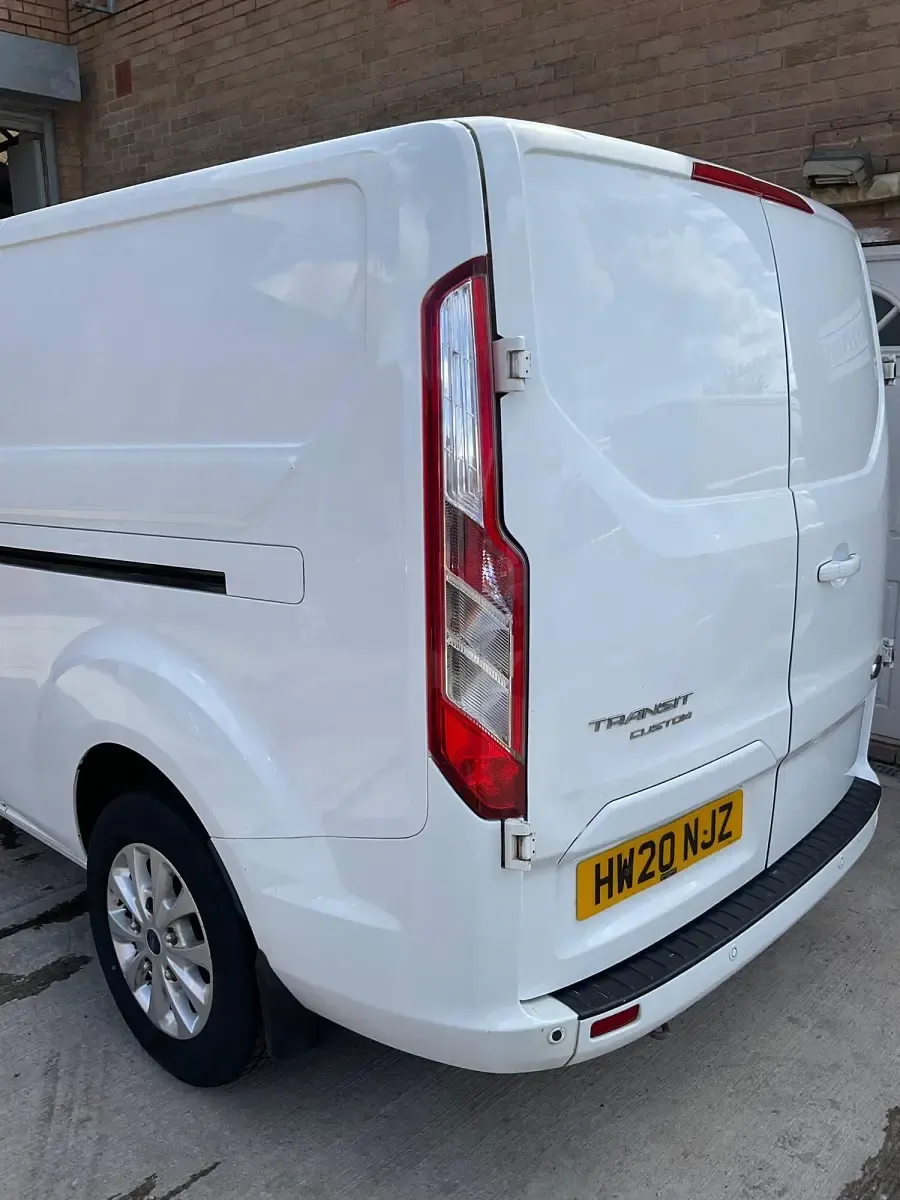 Begagnad Ford Transit Custom Limited 130 HK (95 kW) 2020 Vit Van