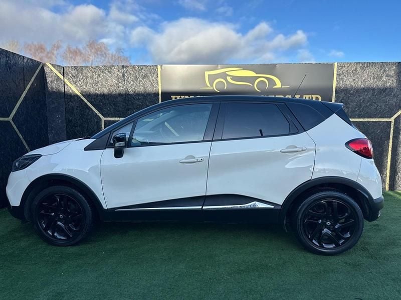 Used Renault Captur Dynamique 90 HP (66 kW) 2015 White SUV