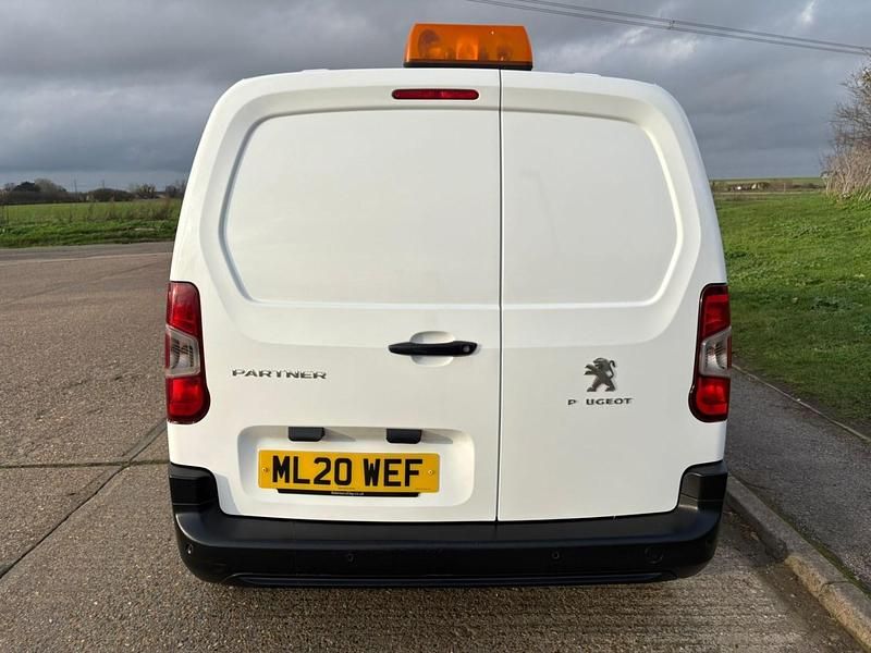Used Peugeot Partner 2020 White MPV