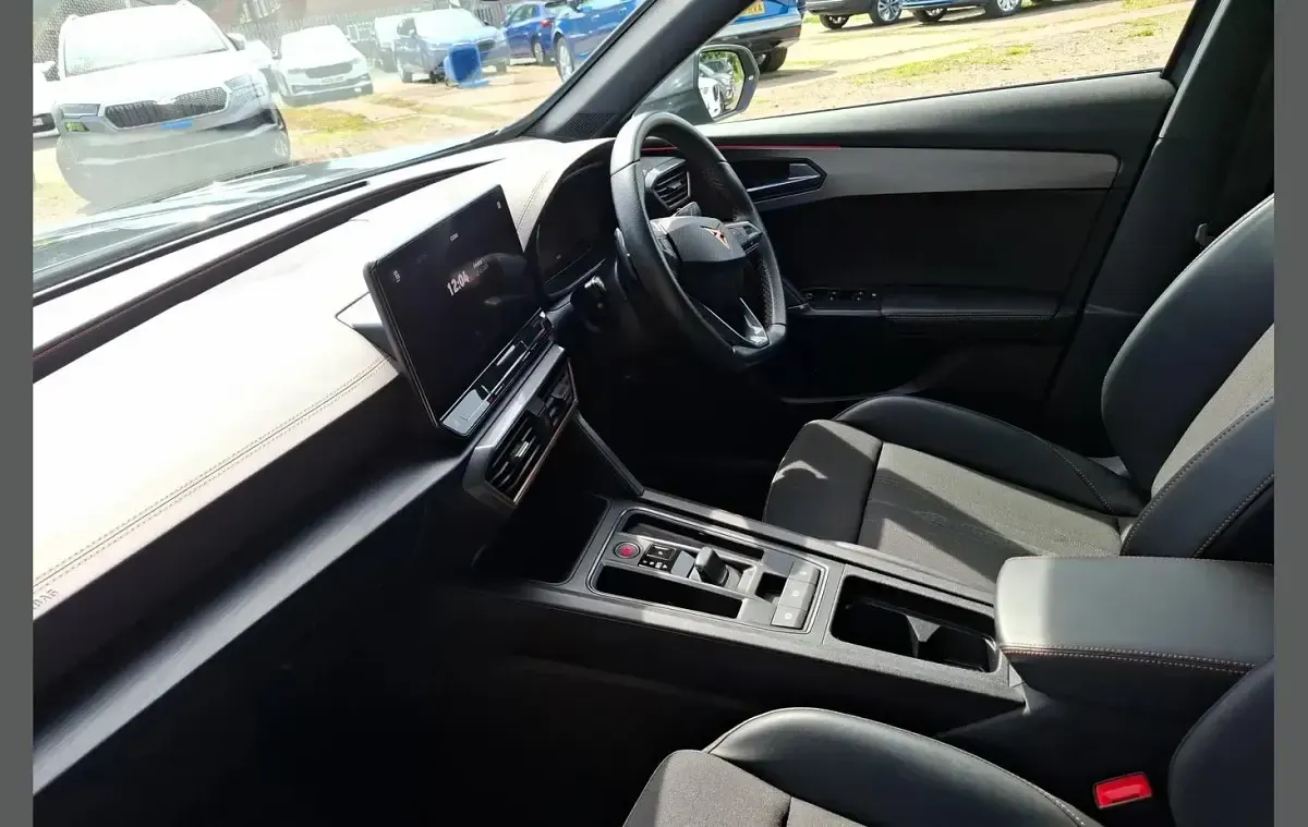 Usado Cupra Formentor VZ1 241 CV (177 kW) 2023 Gris SUV