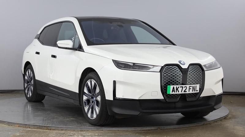 White Used 2022 BMW iX Sport Line SUV | £34,491 (A bit pricey) - Image 1/4