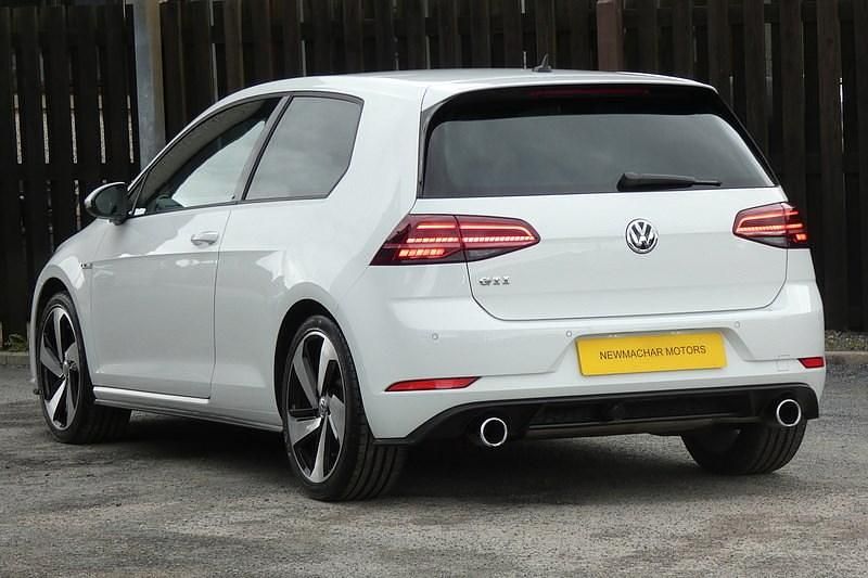 Used VW Golf VII GTI 230 HP (169 kW) 2017 White Hatchback