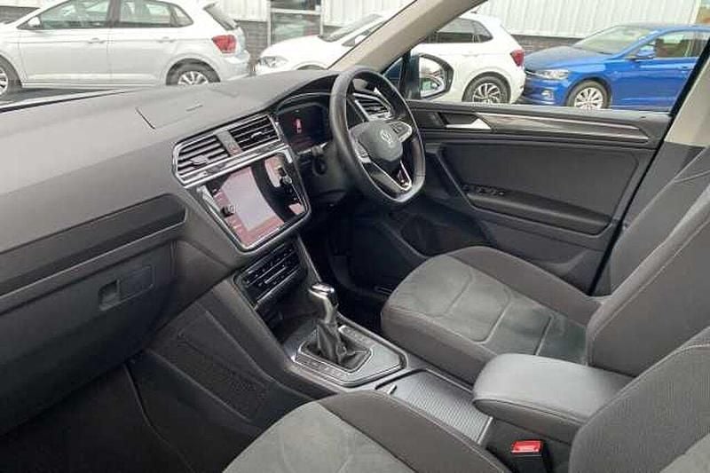 Used VW Tiguan Elegance 150 HP (110 kW) 2023 Blue SUV