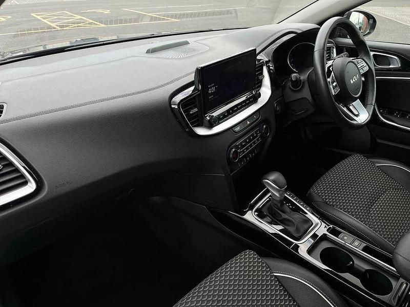 Usado Kia XCeed 2024 Cinzento SUV
