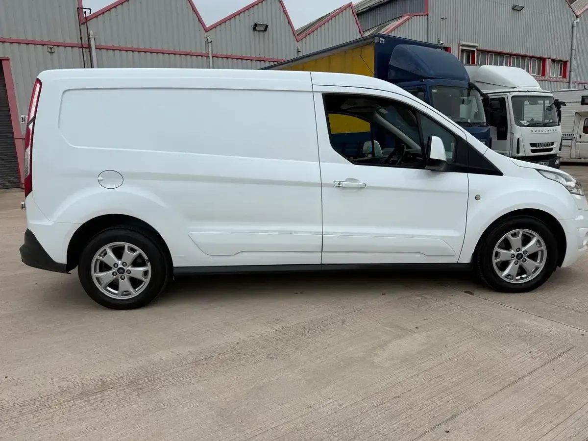 Used Ford Transit Connect Limited 120 HP (88 kW) 2018 White MPV