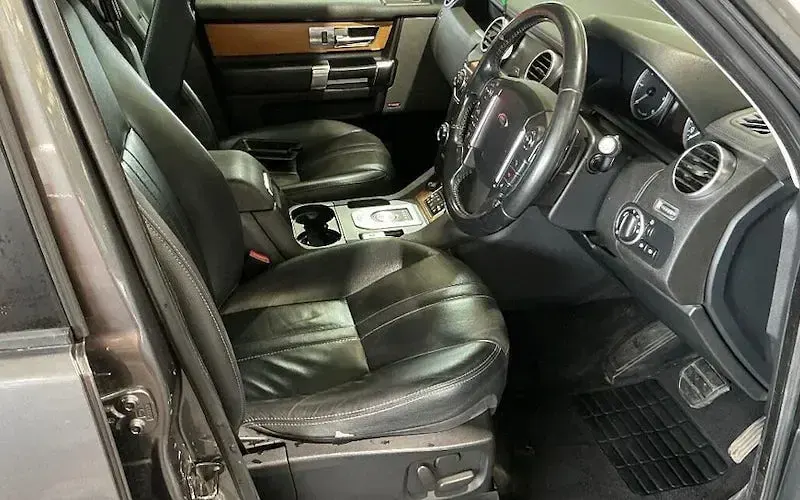 Used Land Rover Discovery SE 256 HP (188 kW) 2015 Grey SUV