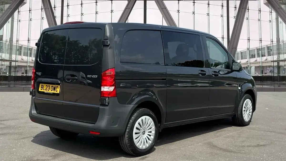 Used Mercedes Vito Progressive 102 HP (75 kW) 2023 Grey Van