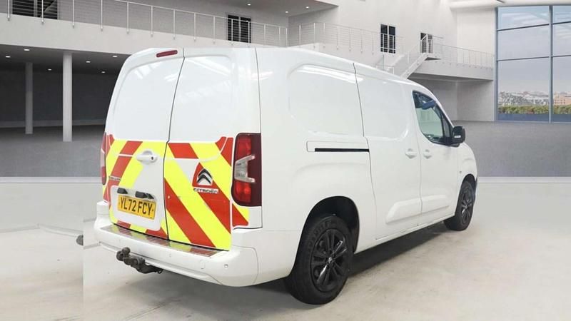 Used Citroën Berlingo 100 HP (73 kW) 2023 White MPV