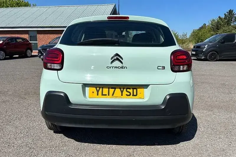 Używany Citroën C3 PureTech 82 KM (60 kW) 2017 Zielony Hatchback