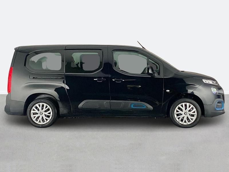 Used Citroën e-Berlingo Feel 100 kW (136 HP) 2022 Black MPV