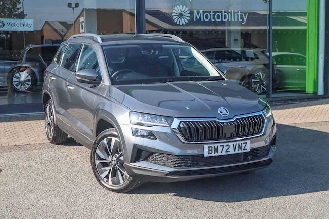 Graphite grey metallic Used 2023 Skoda Karoq SE L SUV | £22,686 (Fair price) - Image 1/4