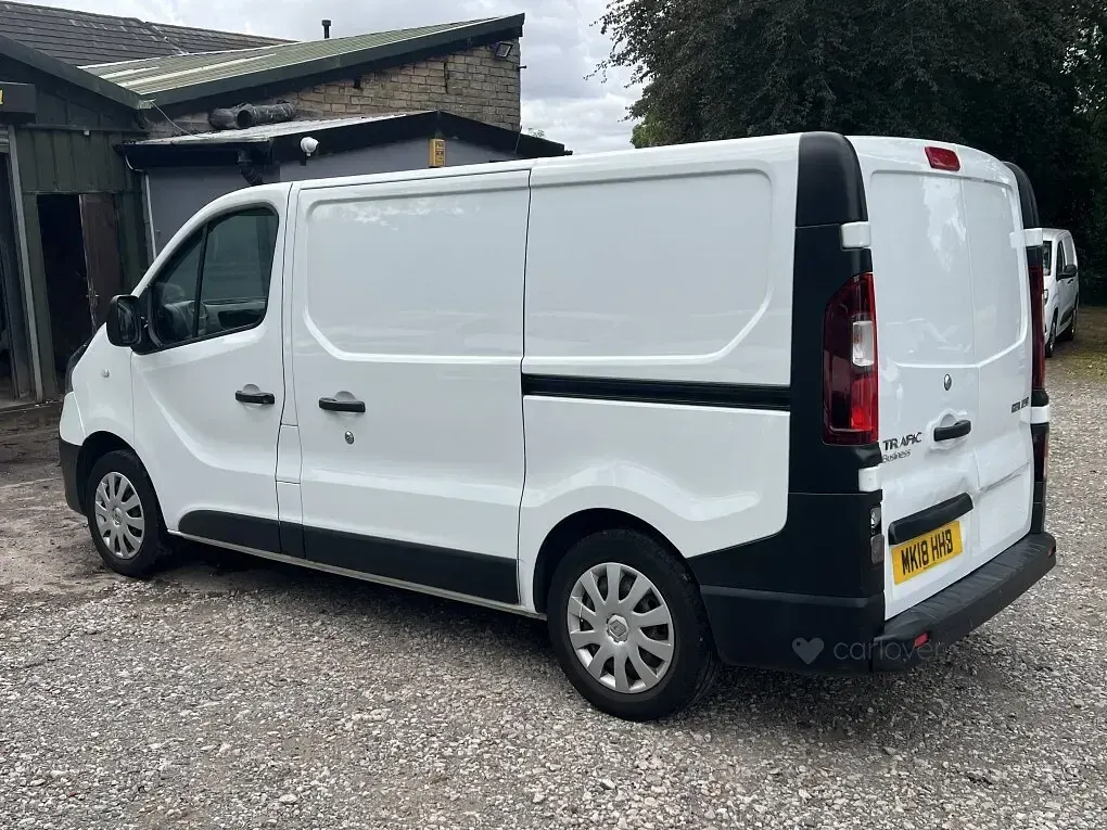 Used Renault Trafic Business 2018 White MPV