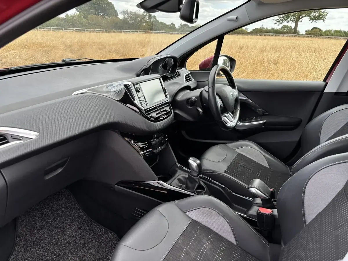 Used Peugeot 2008 Allure Premium 80 HP (58 kW) 2018 Red SUV