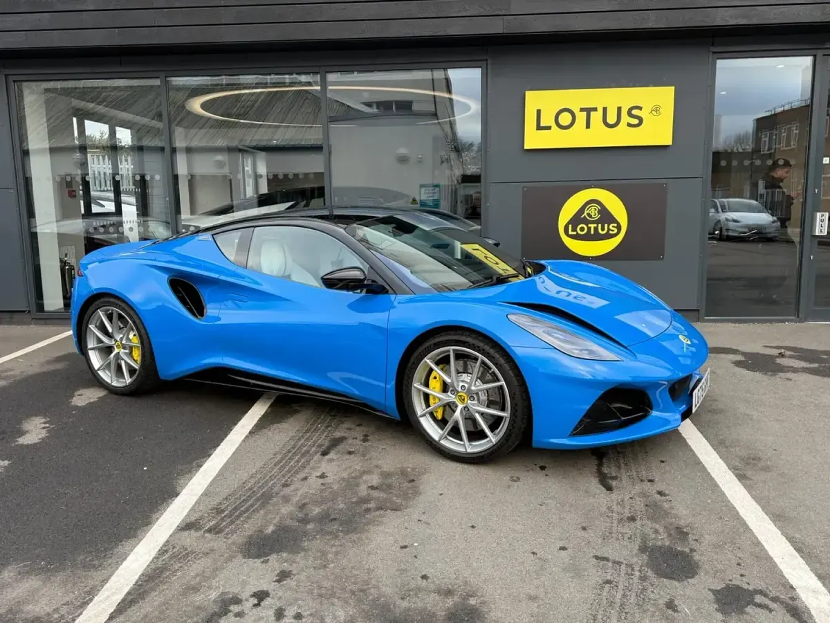 Used Lotus Emira 405 HP (297 kW) 2025 Blue Coupe