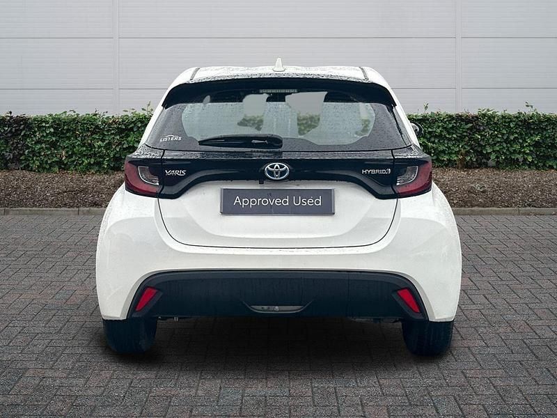 Used Toyota Yaris Hybrid 2023 White Hatchback