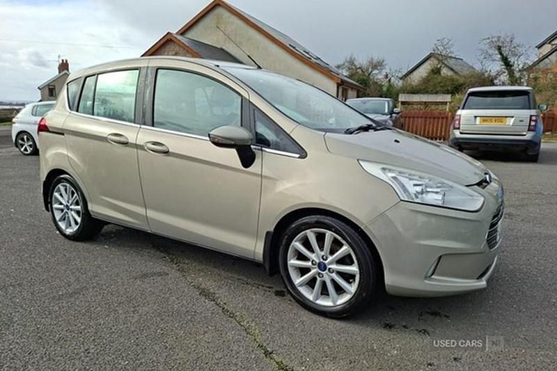 Used Ford B-MAX Titanium 100 HP (73 kW) 2015 Silver MPV