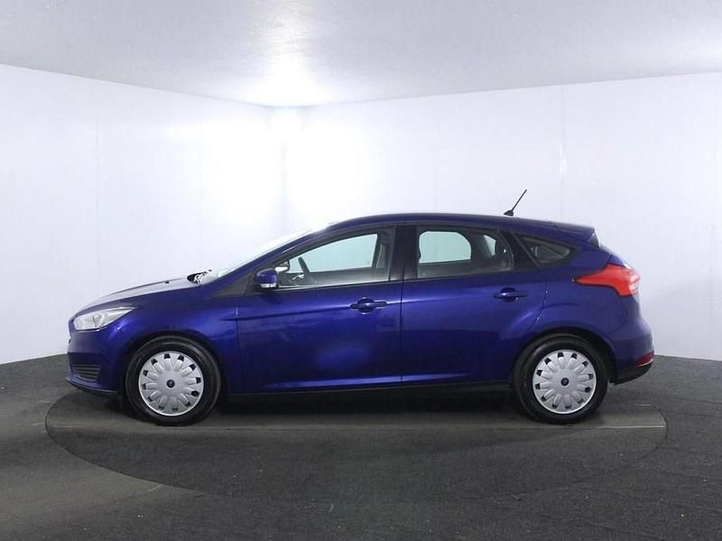 Usado Ford Focus Style 105 HP (77 kW) 2018 Azul Citadino