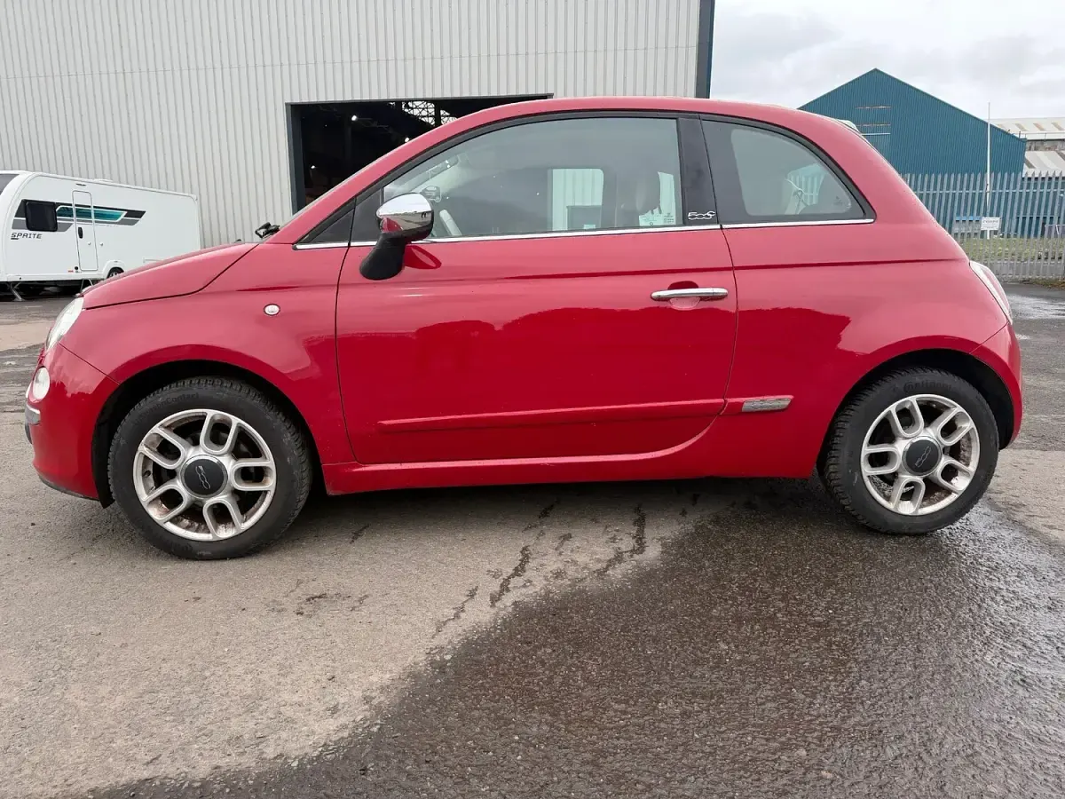 Käytetty Fiat 500 Lounge 2010 Punainen Avoauto