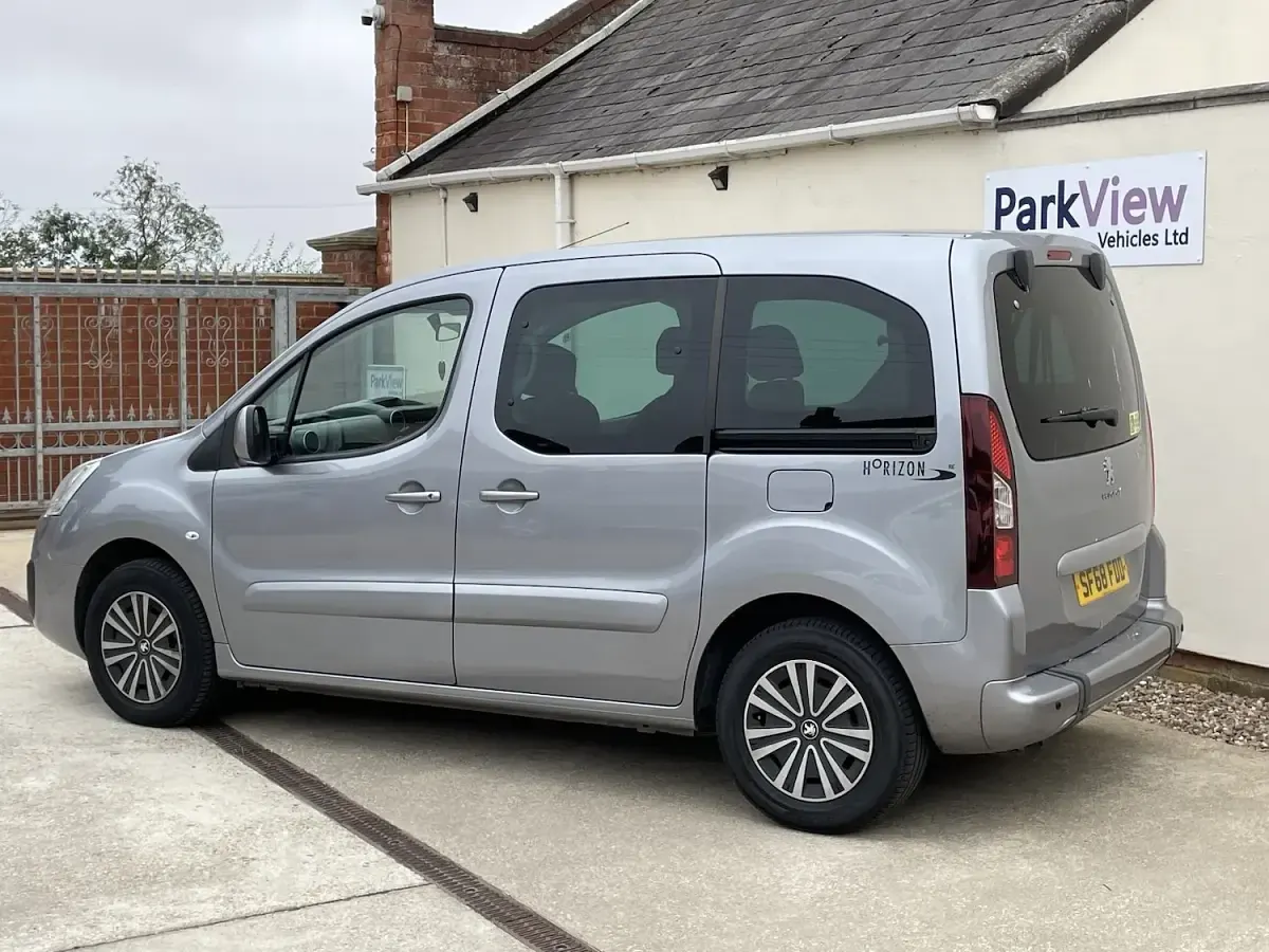 Used Peugeot Partner 2018 Grey MPV