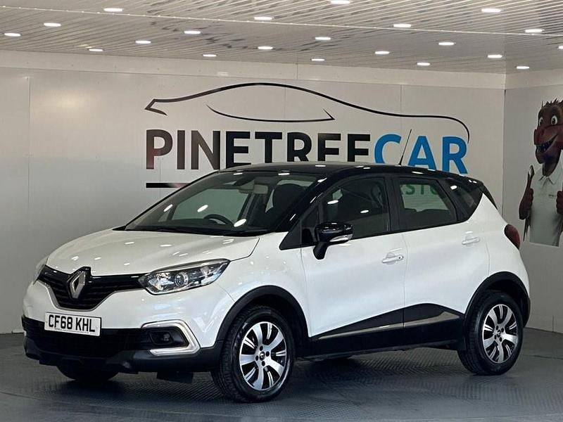 Used Renault Captur Play 90 HP (66 kW) 2019 White SUV