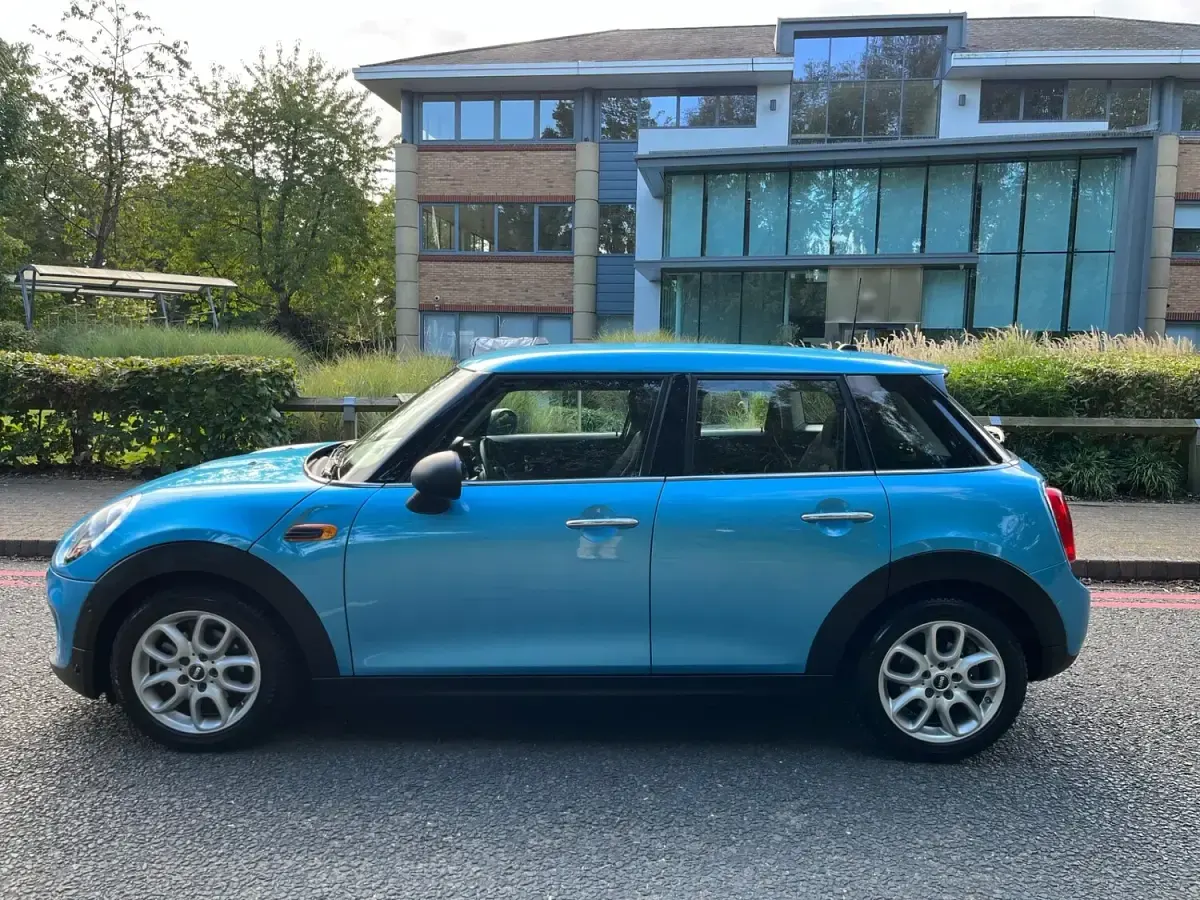 Used Mini One D Hatch 95 HP (69 kW) 2015 Metallic blue Hatchback