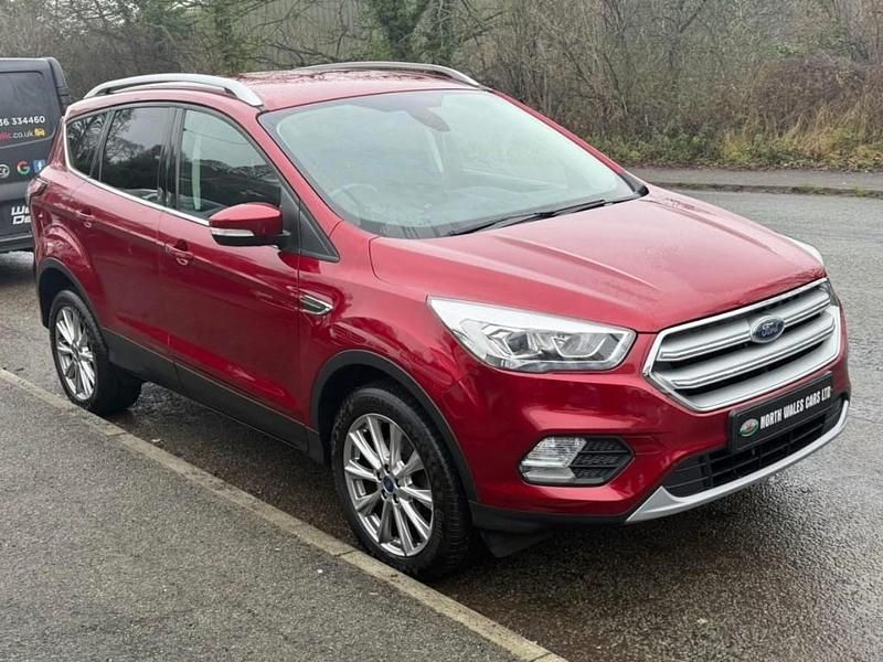 Used Ford Kuga Titanium 120 HP (88 kW) 2019 Red SUV
